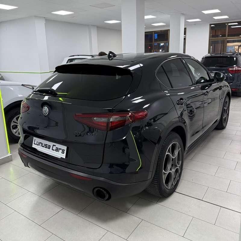 Usado Alfa Romeo Stelvio Sprint 190 CV (139 kW) 2022 SUV