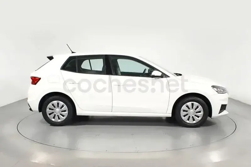 Usado Skoda Fabia Active 95 CV (69 kW) 2022 Blanco Utilitario