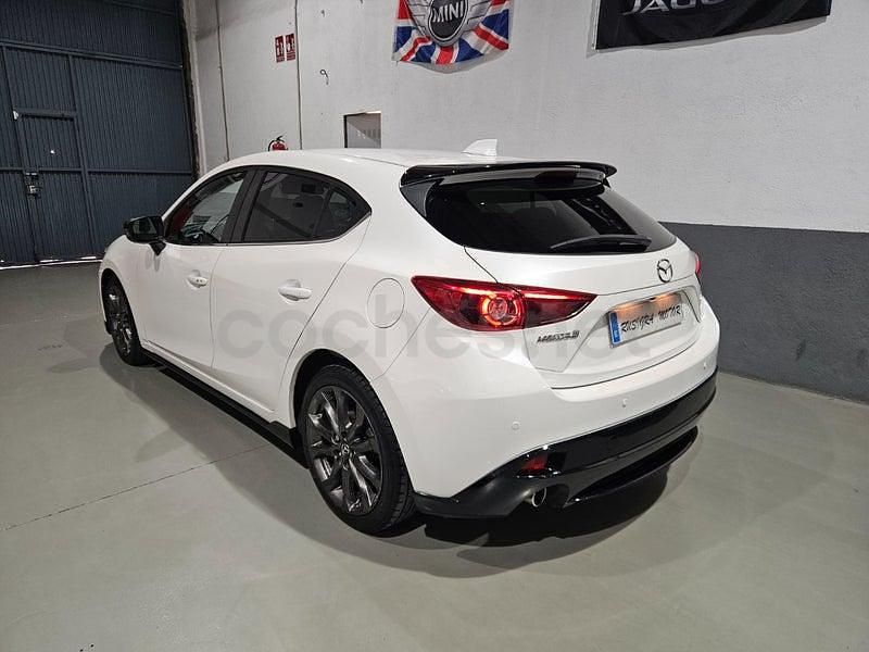 Używany Mazda 3 Luxury 150 KM (110 kW) 2014 Biały Sedan/Limuzyna