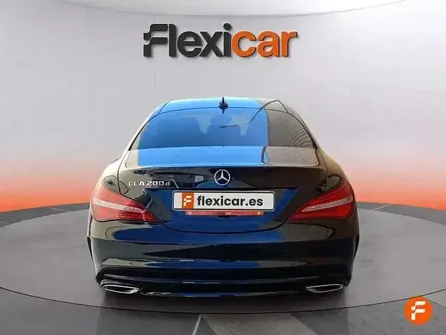 Usado Mercedes CLA200 136 CV (100 kW) 2019 Negro Berlina