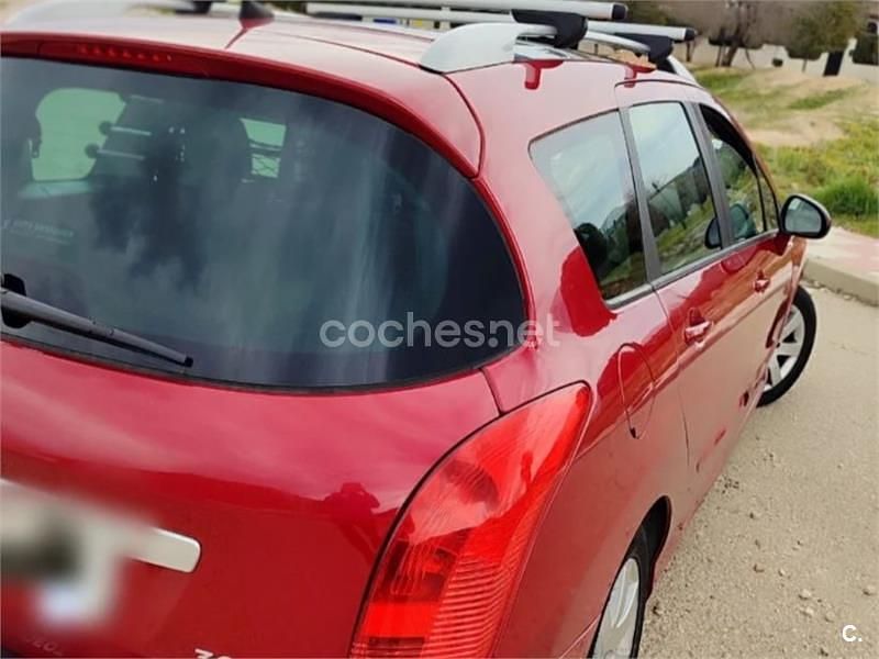 Usado Peugeot 308 SW 110 CV (80 kW) 2008 Granate Familiar