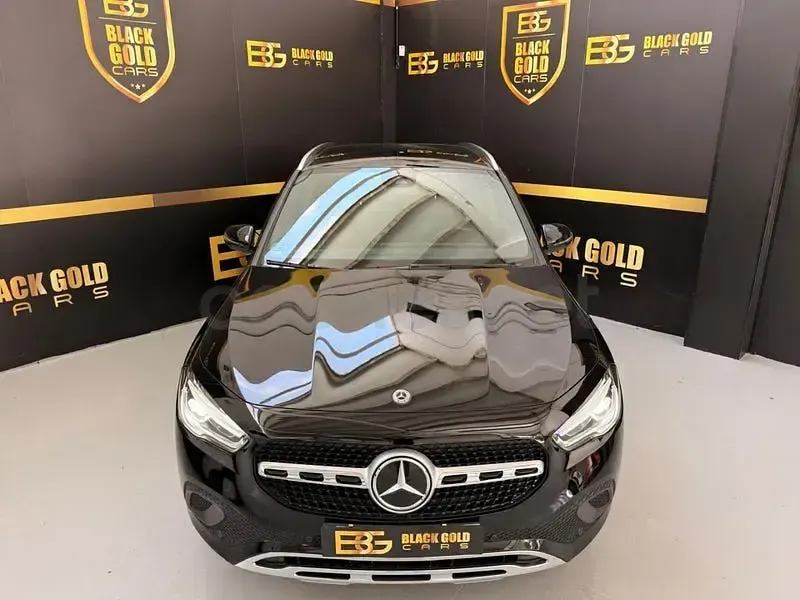 Usado Mercedes GLA200 150 CV (110 kW) 2022 Negro SUV