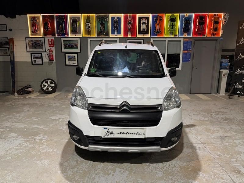 Usado Citroën Berlingo Feel 110 CV (80 kW) 2016 Blanco Monovolumen
