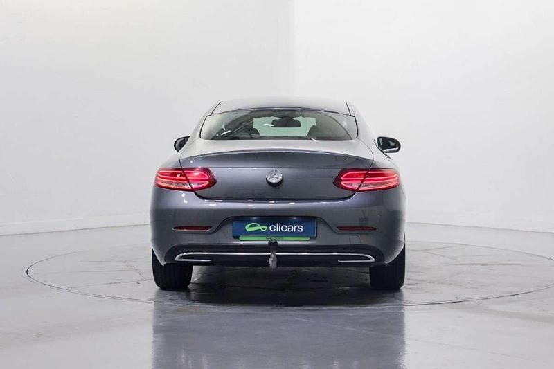Usado Mercedes C220 170 CV (125 kW) 2016 Gris Coupe