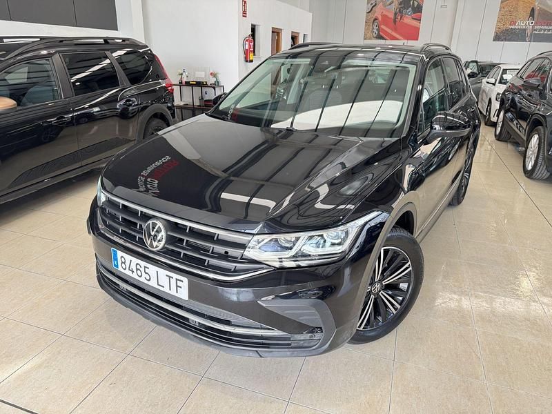Usado VW Tiguan Life 150 CV (110 kW) 2021 Negro SUV