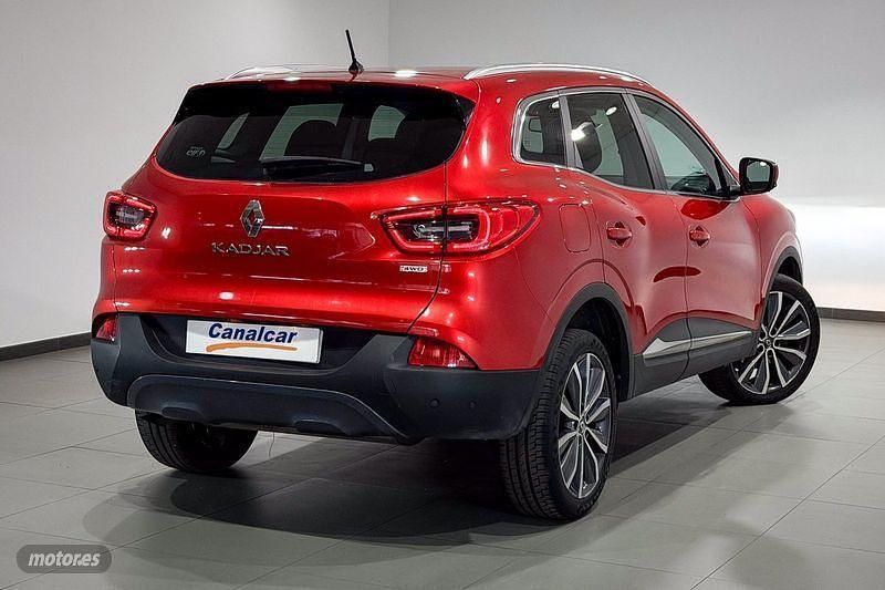 Usado Renault Kadjar Zen 130 CV (95 kW) 2015 Rojo SUV