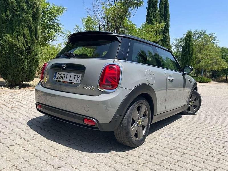 Usado Mini Cooper SE 135 kW (184 CV) 2021 Gris Utilitario