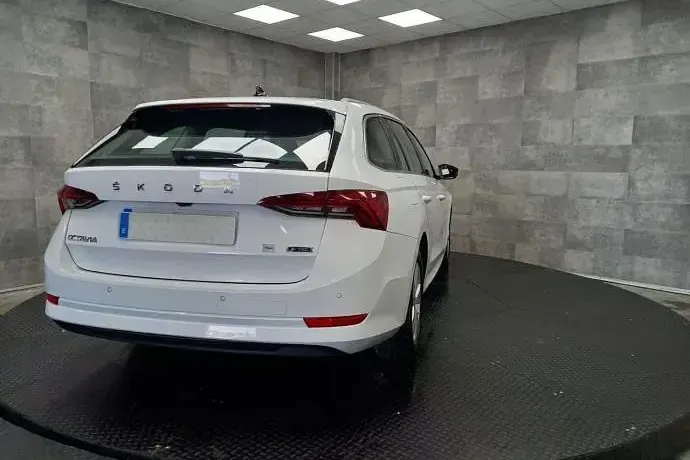 Usado Skoda Octavia 110 CV (80 kW) 2021 Familiar