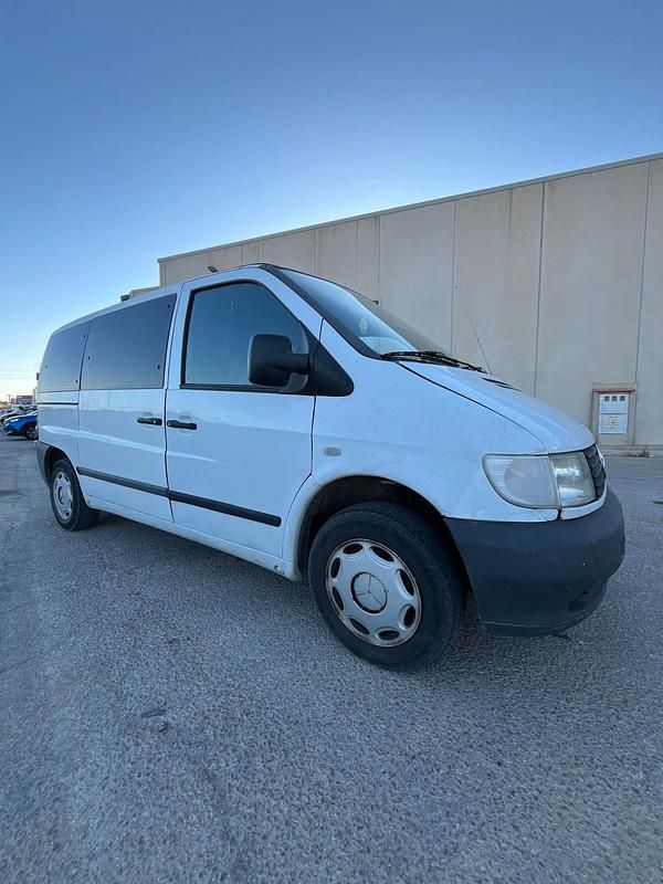 Usado Mercedes Vito 102 CV (75 kW) 2000 Gris Van