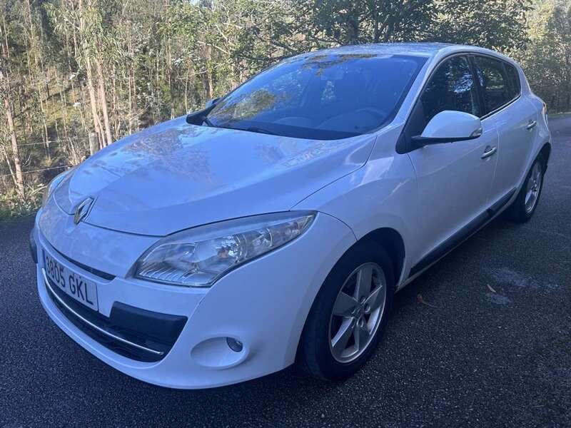 Blanco Usado 2009 Renault Mégane III Privilege Utilitario | 5200 € (Precio justo) - Imagen 1/4
