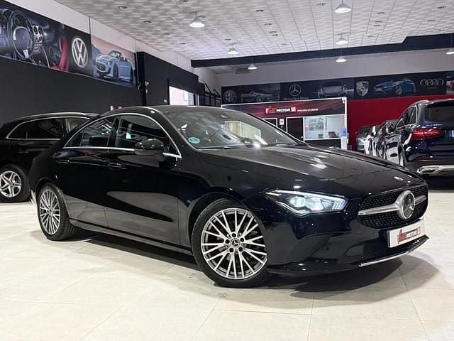 Usado Mercedes CLA200 150 CV (110 kW) 2023 Negro Berlina