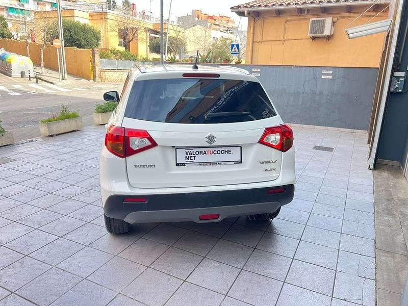 Usado Suzuki Vitara GLX 120 CV (88 kW) 2016 Blanco SUV
