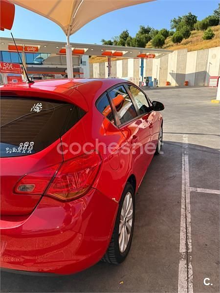 Rojo Usado 2010 Opel Astra Enjoy Berlina | 4100 € (Precio justo) - Imagen 1/4