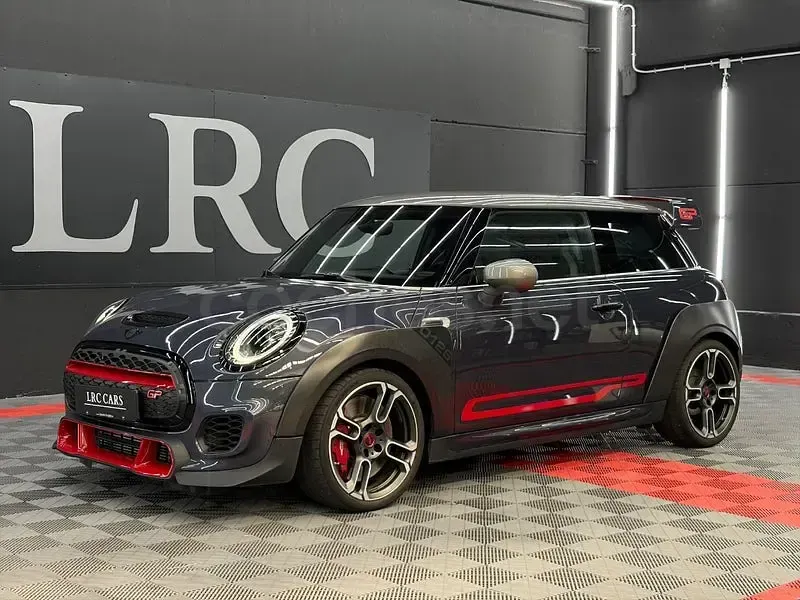 Usado Mini John Cooper Works 306 CV (225 kW) 2020 Gris / plata Utilitario