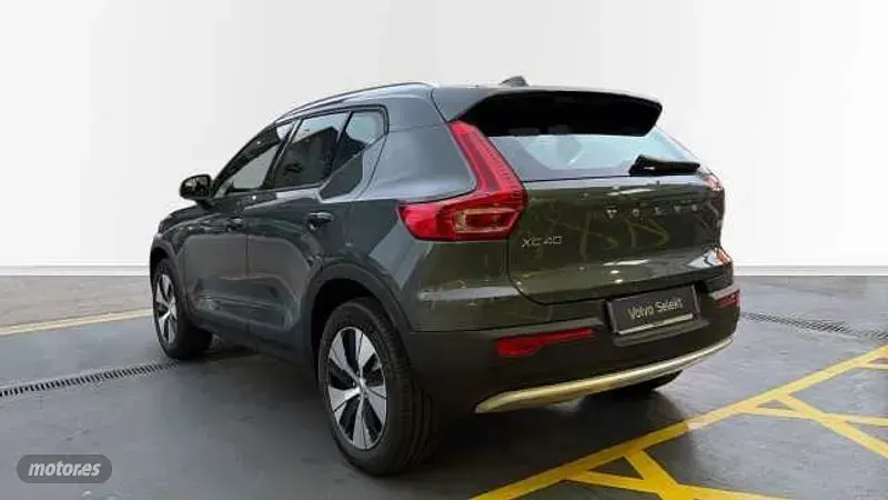 Nuevo Volvo XC40 Core 163 CV (119 kW) 2026 Verde SUV