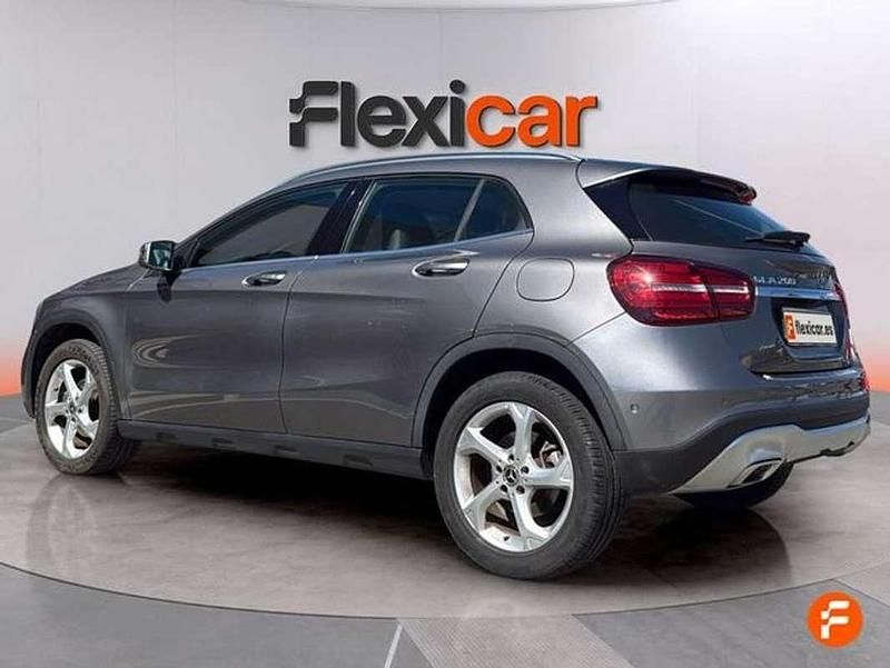 Usado Mercedes GLA200 156 CV (114 kW) 2019 Gris SUV