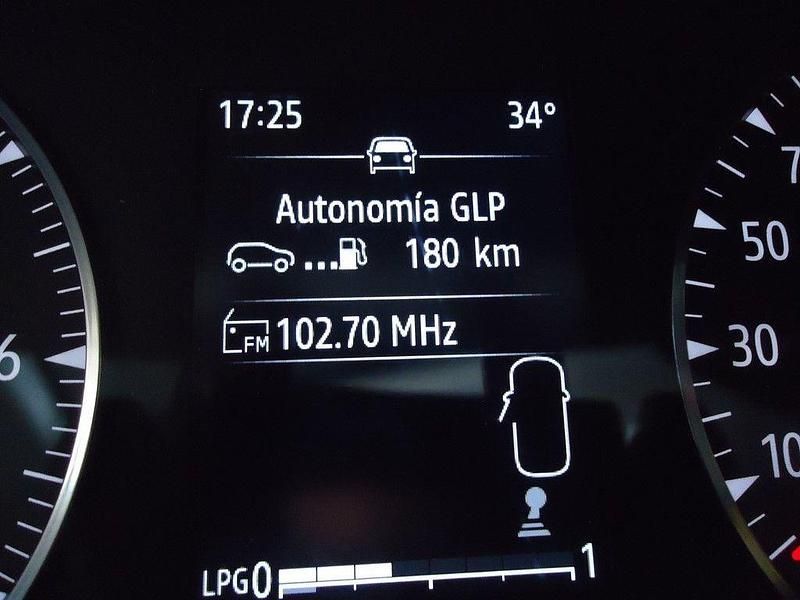 Usado Dacia Sandero Essentiel 101 CV (74 kW) 2021 Blanco Utilitario