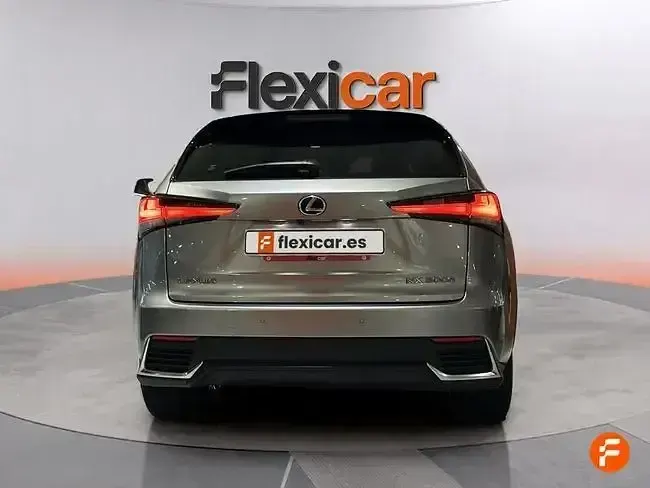 Usado Lexus NX300h 197 CV (144 kW) 2021 Beige SUV