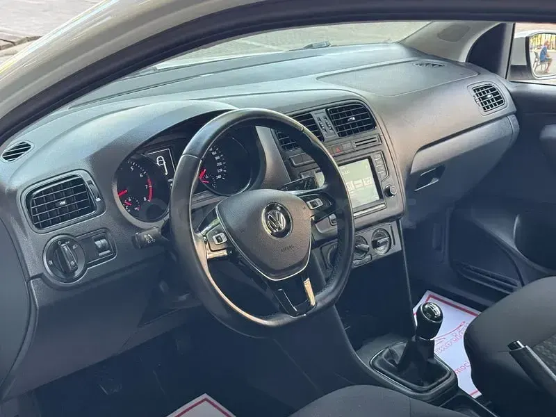 Usado VW Polo Advance 75 CV (55 kW) 2015 Blanco Berlina