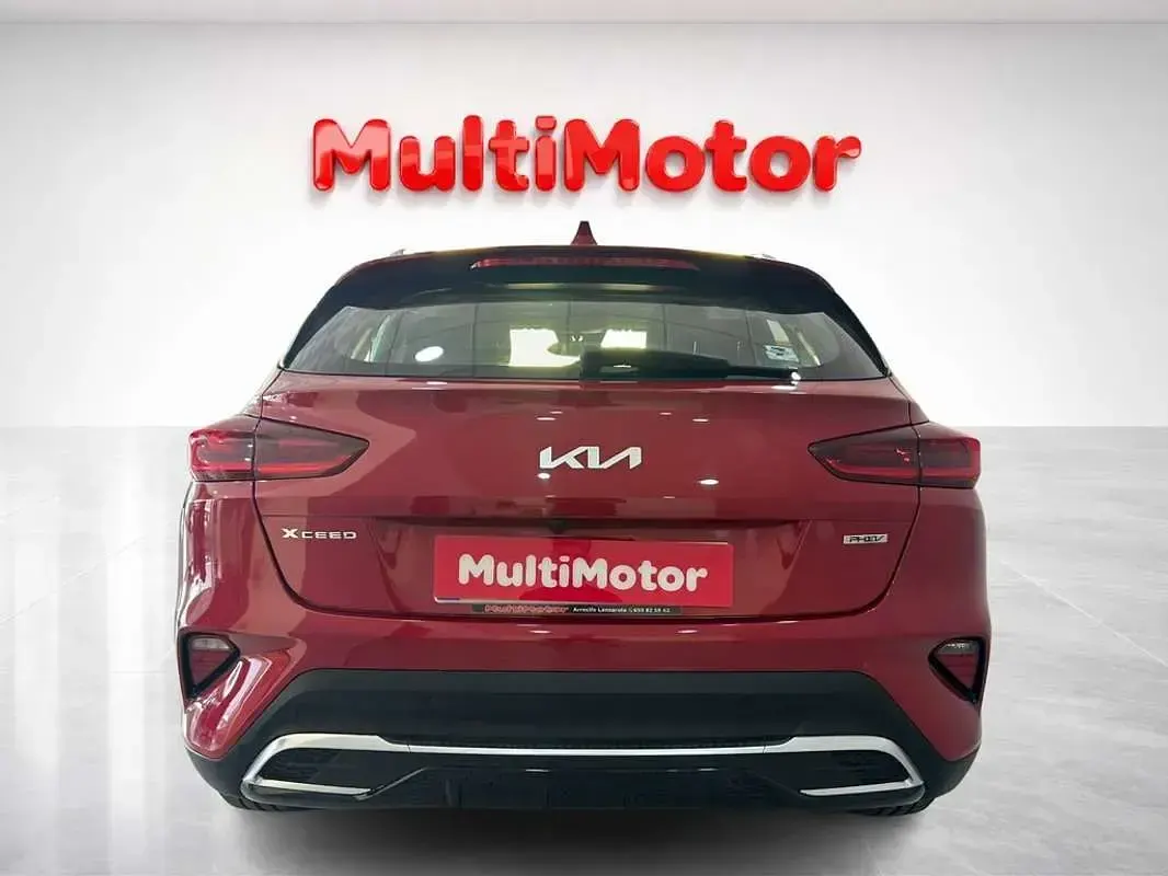 Usado Kia XCeed 140 CV (102 kW) 2023 Rojo SUV