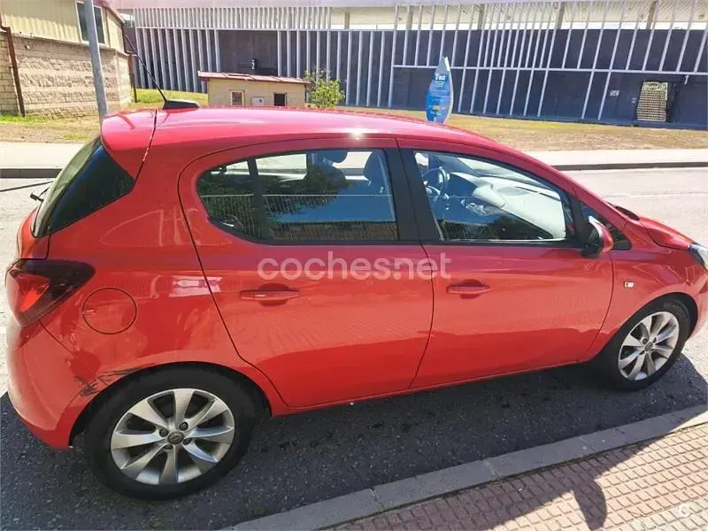 Usado Opel Corsa Selective 90 CV (66 kW) 2018 Rojo Utilitario