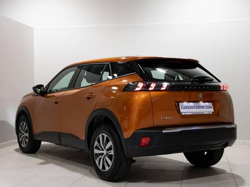 Usado Peugeot 2008 Active 130 CV (95 kW) 2023 Naranja SUV