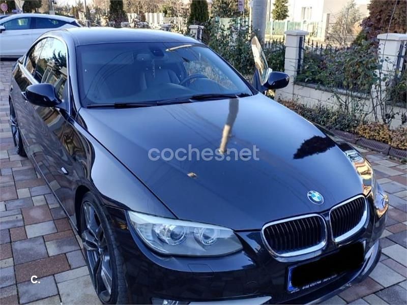 Negro Usado 2011 BMW 320 Comfort Edition Coupe | 9800 € (Precio justo) - Imagen 1/4