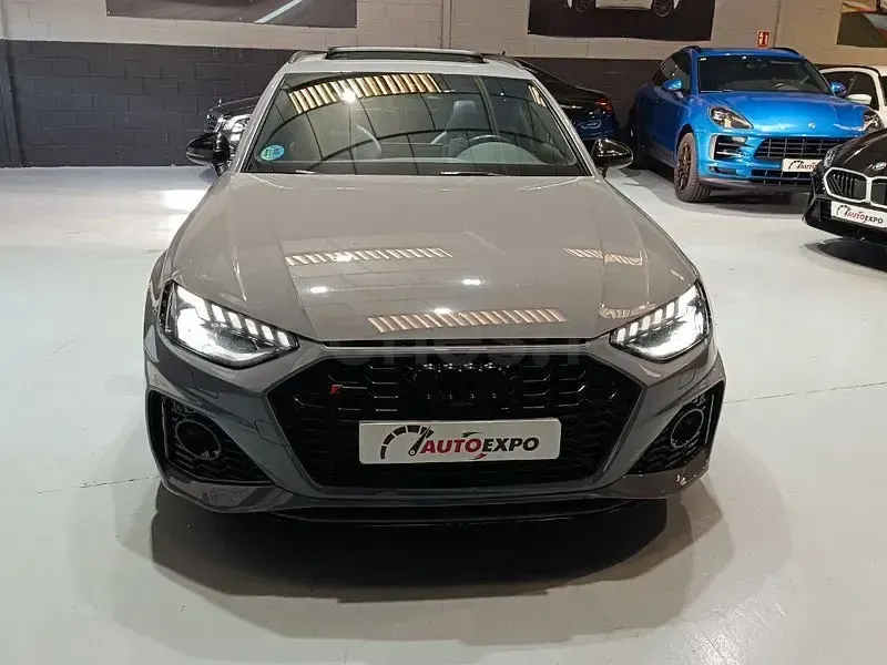 Usado Audi RS4 Comfort 450 CV (330 kW) 2020 Gris / plata Familiar