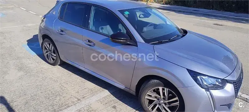 Usado Peugeot 208 Style 100 CV (73 kW) 2022 Gris / plata Utilitario