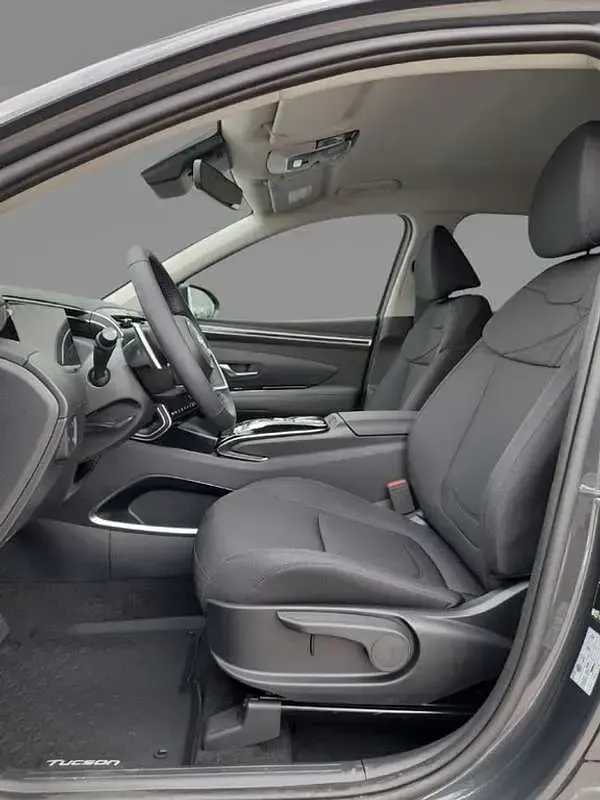 Usado Hyundai Tucson 265 CV (194 kW) 2024 Gris SUV