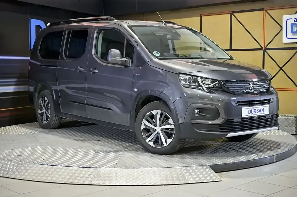 Usado Peugeot Rifter GT 130 CV (95 kW) 2022 Gris Monovolumen