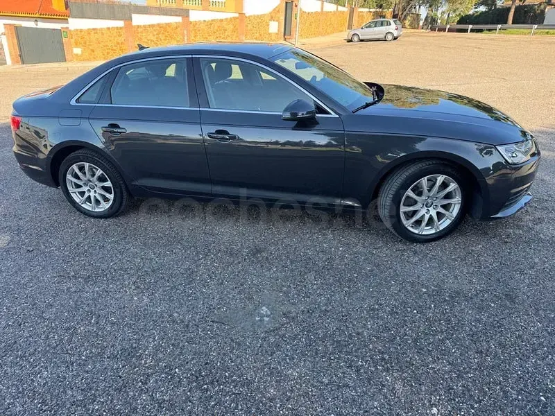 Usado Audi A4 Advanced 150 CV (110 kW) 2016 Gris / plata Berlina
