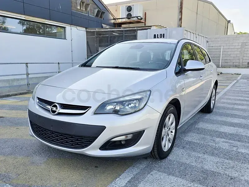 Usado Opel Astra Business 110 CV (80 kW) 2014 Gris / plata Familiar