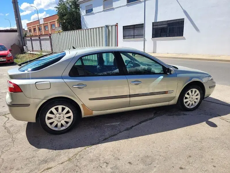 Begagnad Renault Laguna II Dynamique 120 HK (88 kW) 2005 Beige Sedan