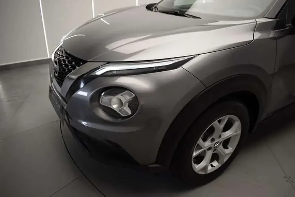 Usado Nissan Juke N-Connecta 114 CV (83 kW) 2021 Gris SUV