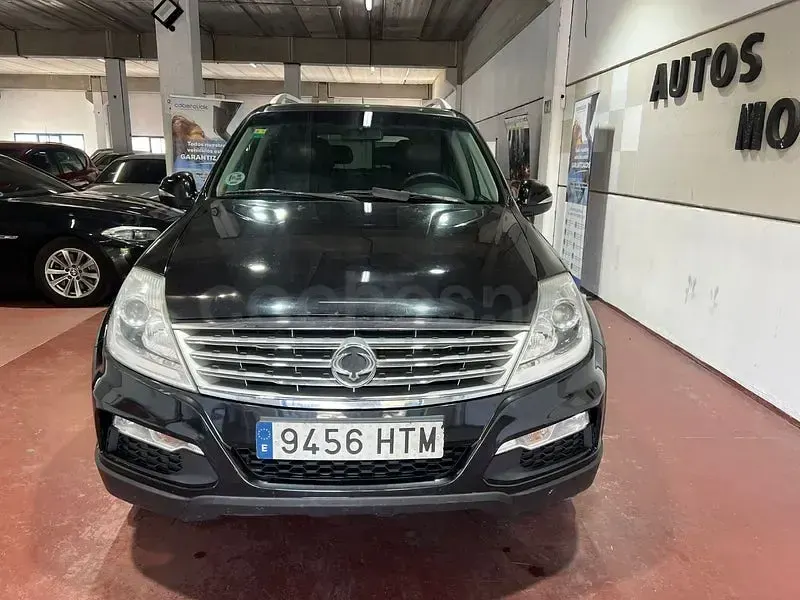 Usado SsangYong Rexton Premium Plus 155 CV (114 kW) 2013 Negro SUV