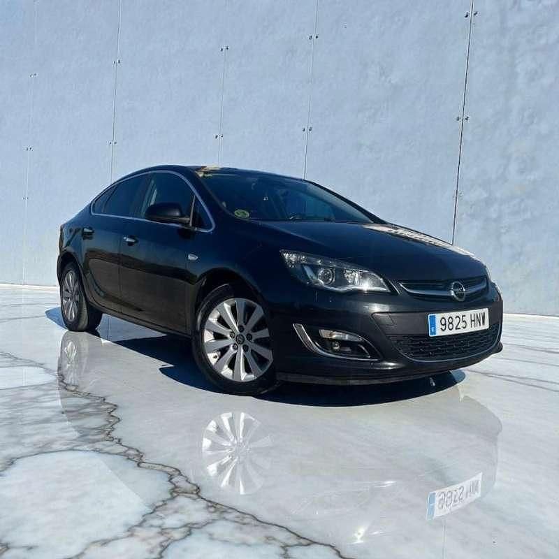 Negro Usado 2013 Opel Astra Excellence Utilitario | 4499 € (Precio justo) - Imagen 1/4