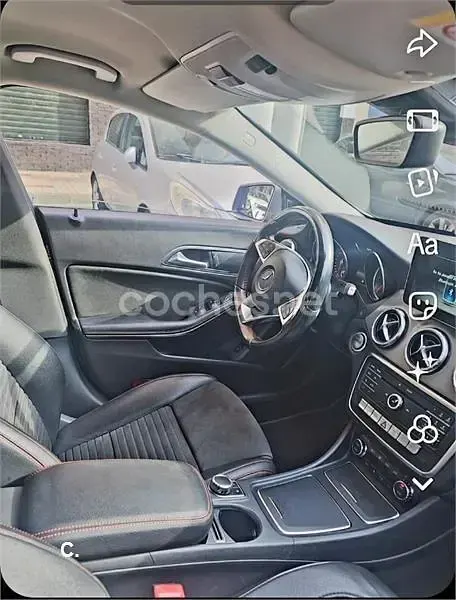 Usado Mercedes CLA200 136 CV (100 kW) 2018 Gris / plata Berlina