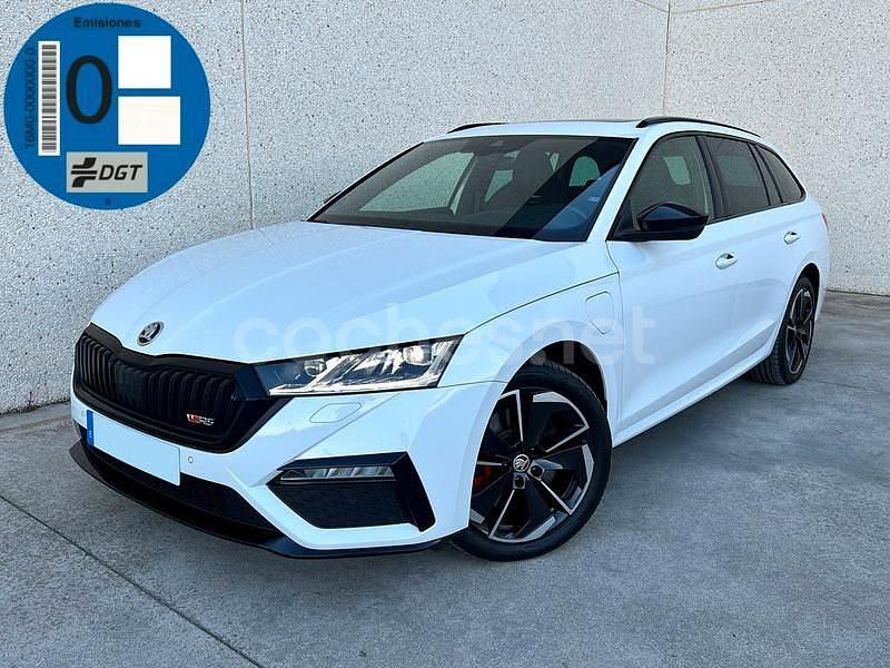 Blanco Usado 2021 Skoda Octavia RS Familiar | 29.990 € (Caro) - Imagen 1/4