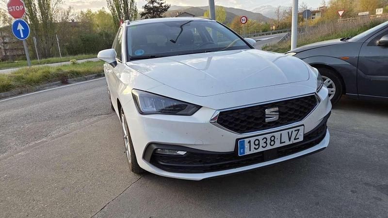 Usado Seat Leon ST Style 116 CV (85 kW) 2022 Blanco Familiar