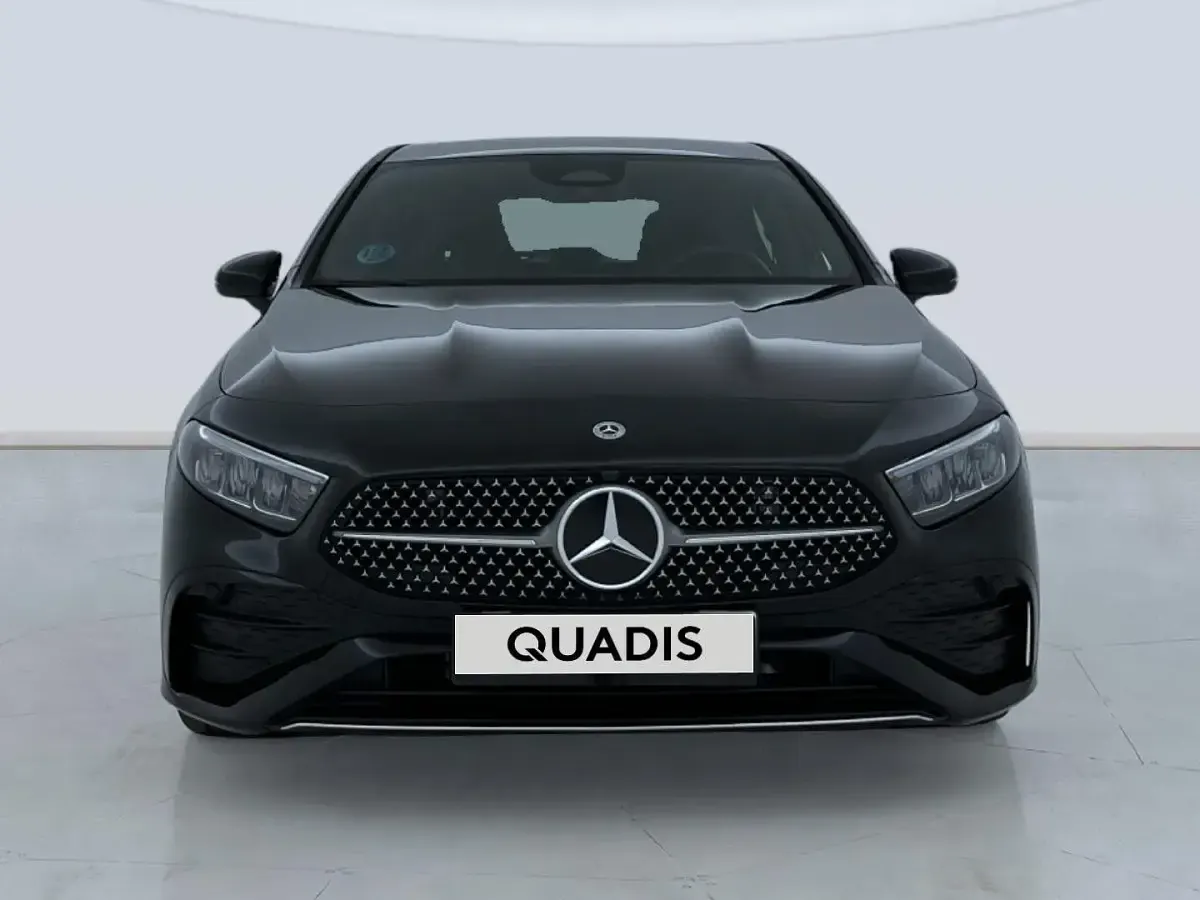 Usado Mercedes A180 136 CV (100 kW) 2025 Negro