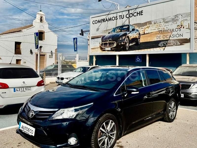 Negro Usado 2013 Toyota Avensis Executive Familiar | 9500 € - Imagen 1/4