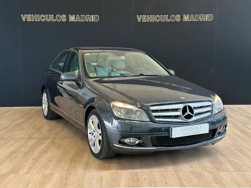 Usado Mercedes C220 Avantgarde 170 CV (125 kW) 2010 Gris / plata Berlina