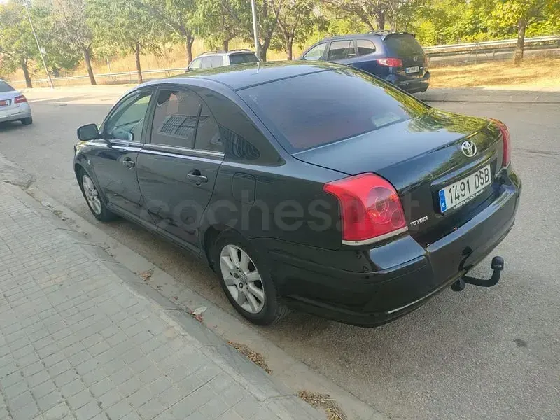 Usado Toyota Avensis Executive 150 CV (110 kW) 2005 Negro Berlina