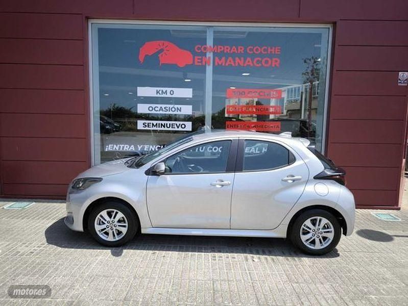 Usado Toyota Yaris Hybrid Active 116 CV (85 kW) 2024 Gris