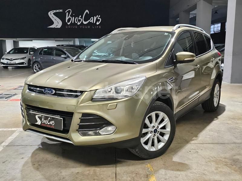 Usado Ford Kuga Titanium 120 CV (88 kW) 2015 Beige SUV
