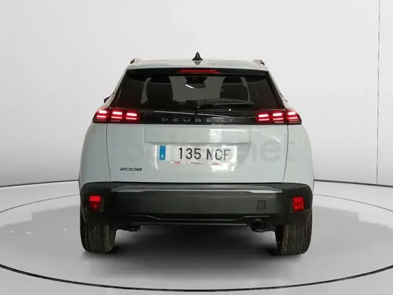 Usado Peugeot 2008 Allure 100 CV (73 kW) 2025 Blanco SUV