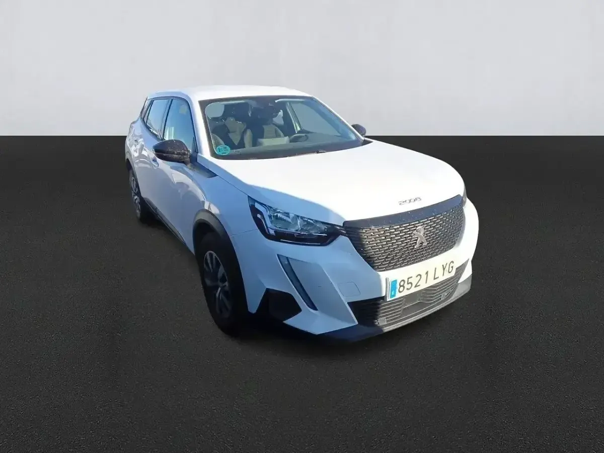 Usado Peugeot 2008 Active 110 CV (80 kW) 2022 Blanco SUV