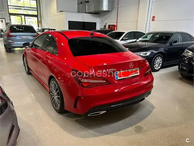 Usado Mercedes CLA220 190 CV (139 kW) 2018 Rojo Berlina