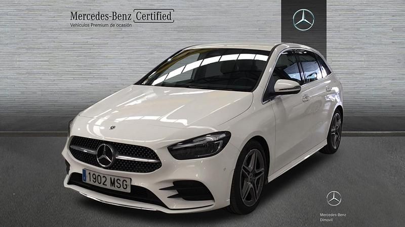 Blanco polar Usado 2024 Mercedes B180 AMG line Monovolumen | 33.500 € (Caro) - Imagen 1/4